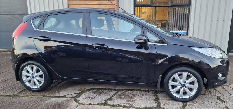 View FORD FIESTA 1.3 Zetec