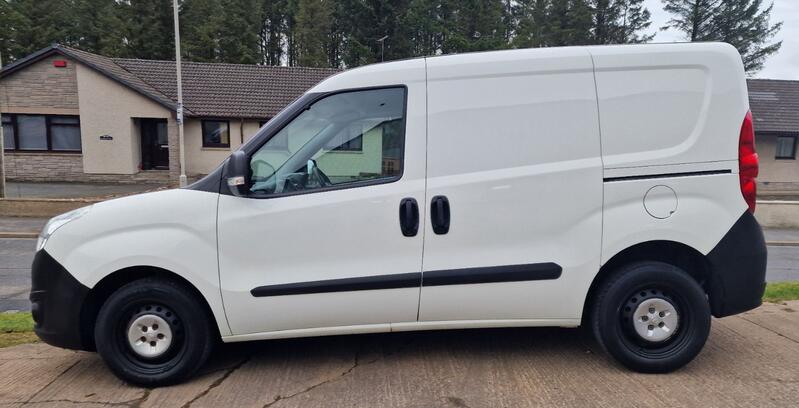 View VAUXHALL COMBO 1.3 CDTi 2000 16v 