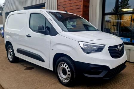VAUXHALL COMBO 1.5 Turbo D 2300 Dynamic L1 H1 Euro 6