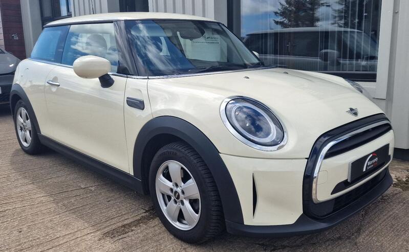 View MINI HATCH 1.5 3-Door Hatch Cooper Classic AUTO