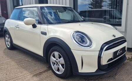 MINI HATCH 1.5 3-Door Hatch Cooper Classic AUTO