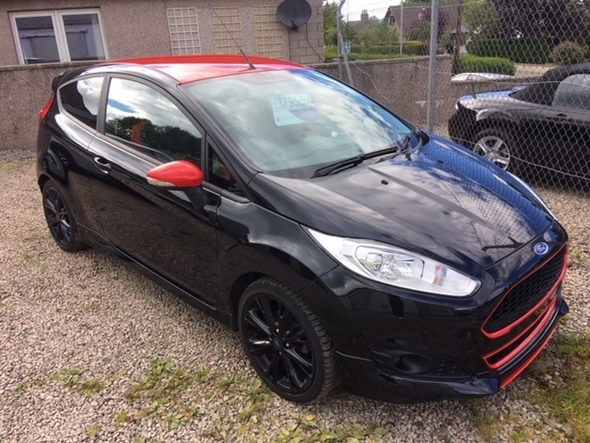 View FORD FIESTA T EcoBoost 140 Start-Stop Zetec S Black Edition