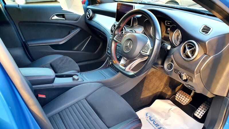View MERCEDES-BENZ GLA CLASS GLA 220 D 4MATIC AMG LINE