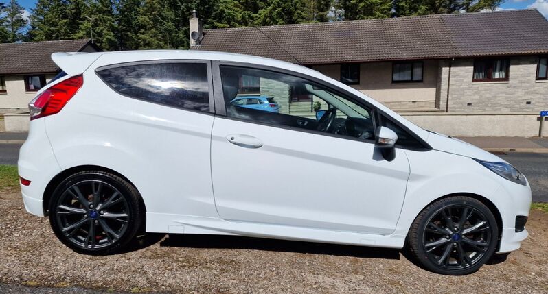 View FORD FIESTA ZETEC S