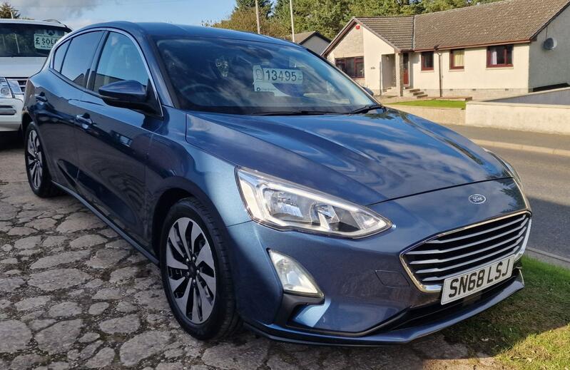 View FORD FOCUS 1.0 T EcoBoost 125 Zetec Nav - LOW MILES